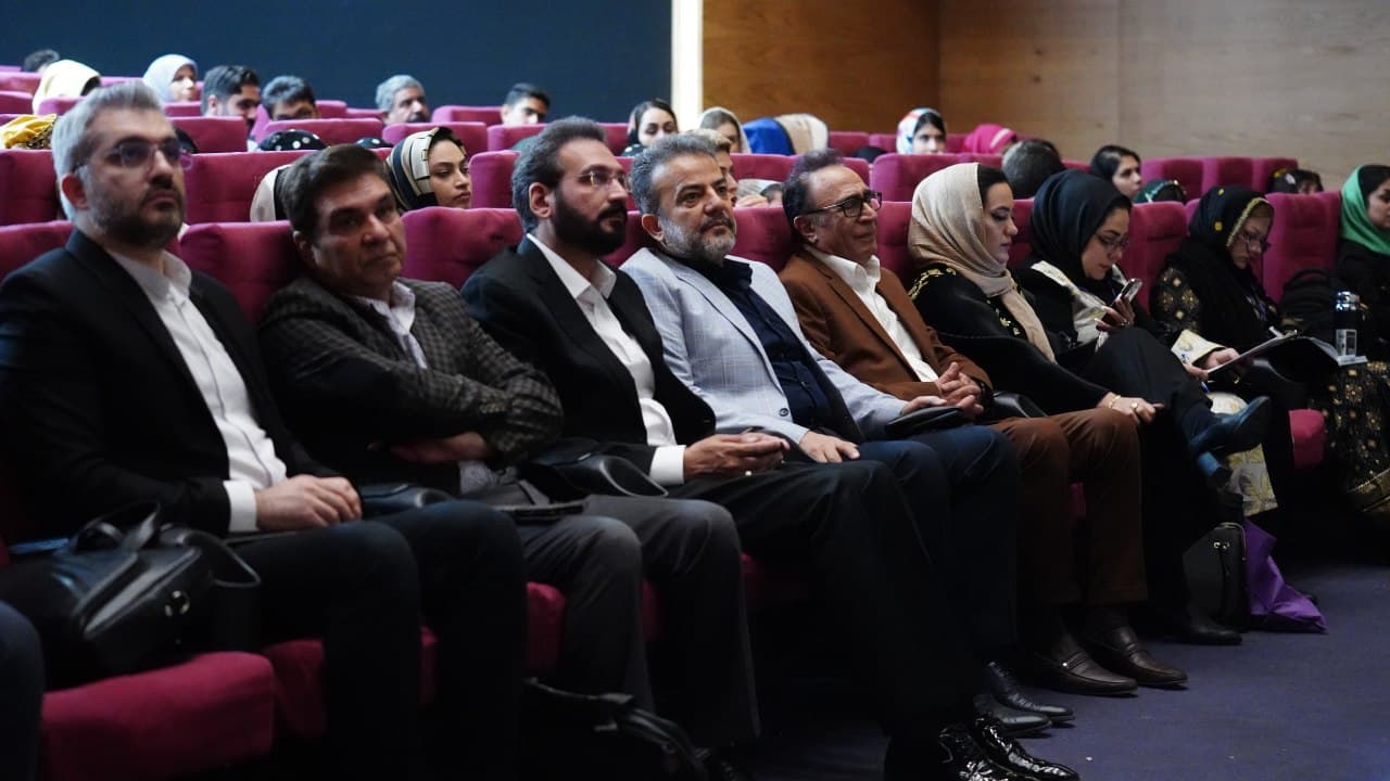 جشنواره ملی بر سمند سخن